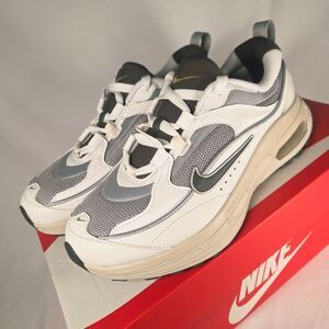 Nike Women's Air Max Bliss Size 7 BRAND NEW IN BOX